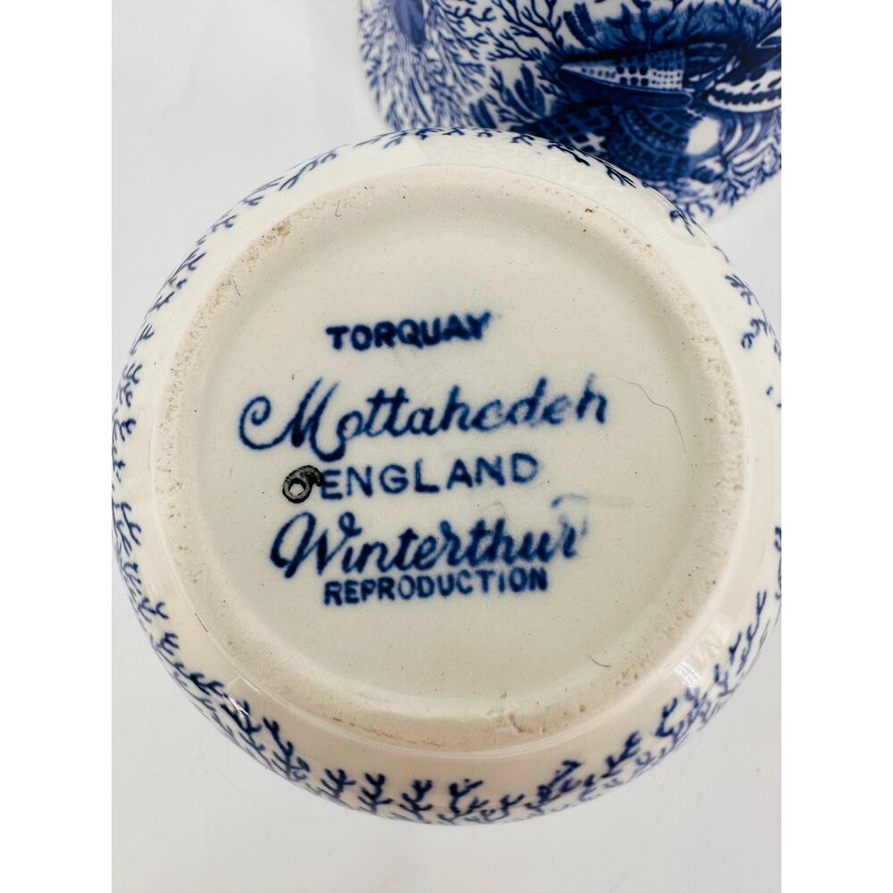 2 Mottahedeh Torquay Blue & White Seashell Teacups England Gold Trim Winterthur - Picture 6 of 9